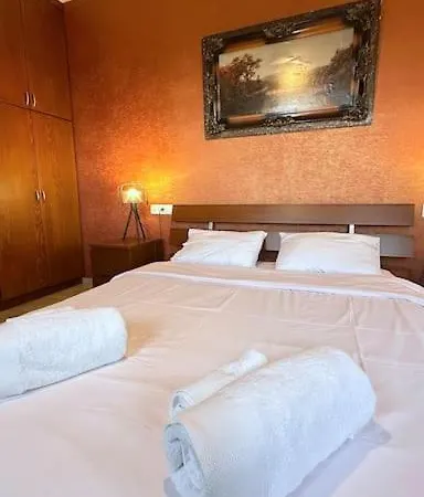 270sqm, Up To 8 Guests, Free Parking, Unique View Villa