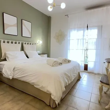 Villa 270sqm, Up To 8 Guests, Free Parking, Unique View *