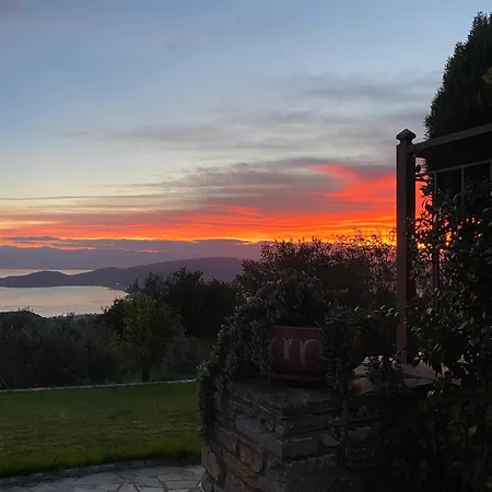 270sqm, Up To 8 Guests, Free Parking, Unique View *